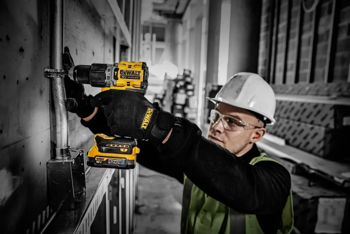 DEWALT® 18V XR® POWERSTACK™ Compact Battery - Image 5