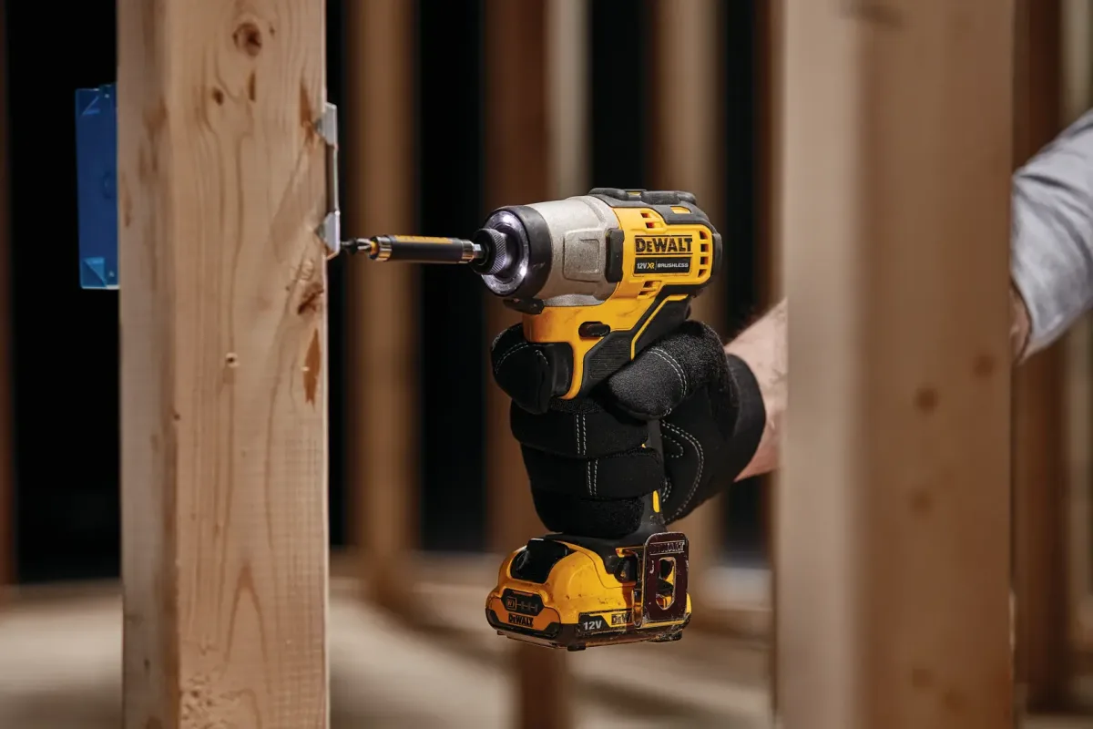12 XR® Brushless 1/4 - Image 3