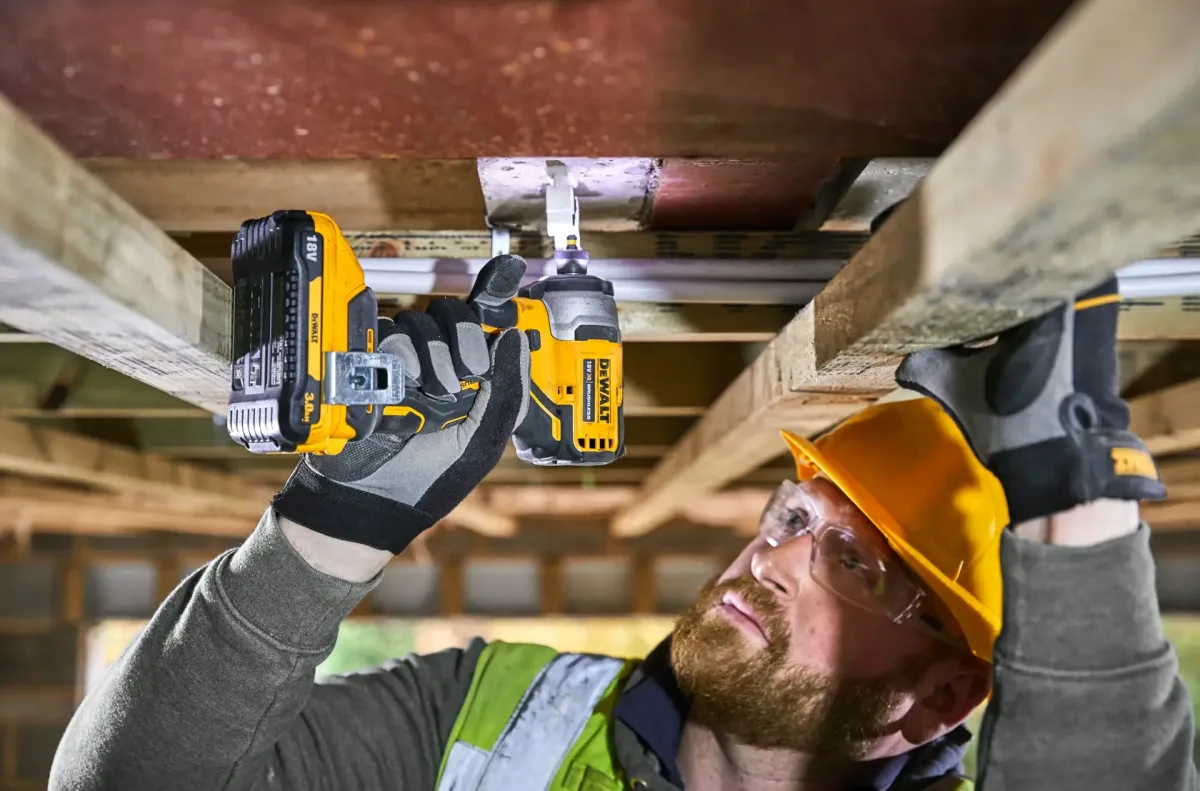 DEWALT® 18V XR® 9 Piece Kit - 2X 4Ah - Image 4