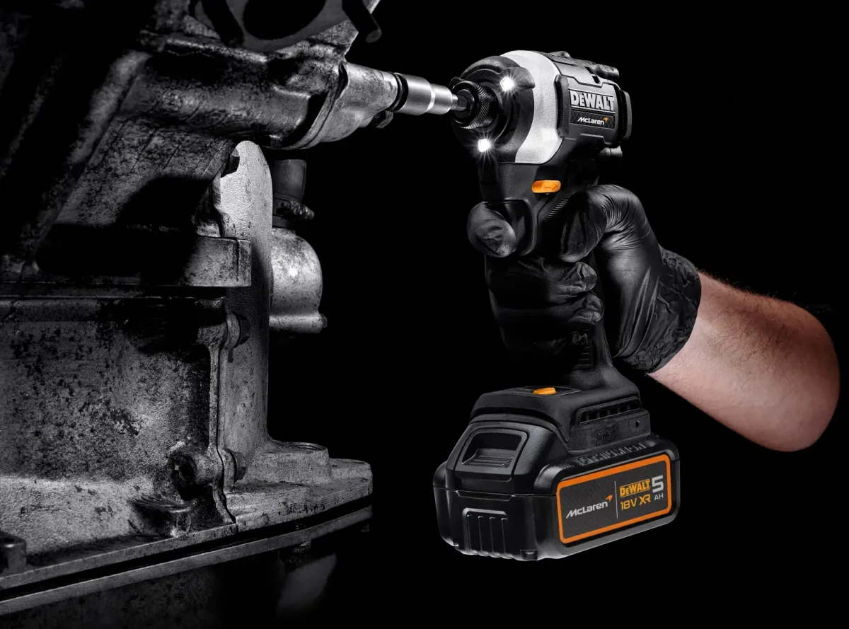 DEWALT® x McLaren F1 Team 18V XR® Brushless Impact Driver - 2 x 5AH - Image 4