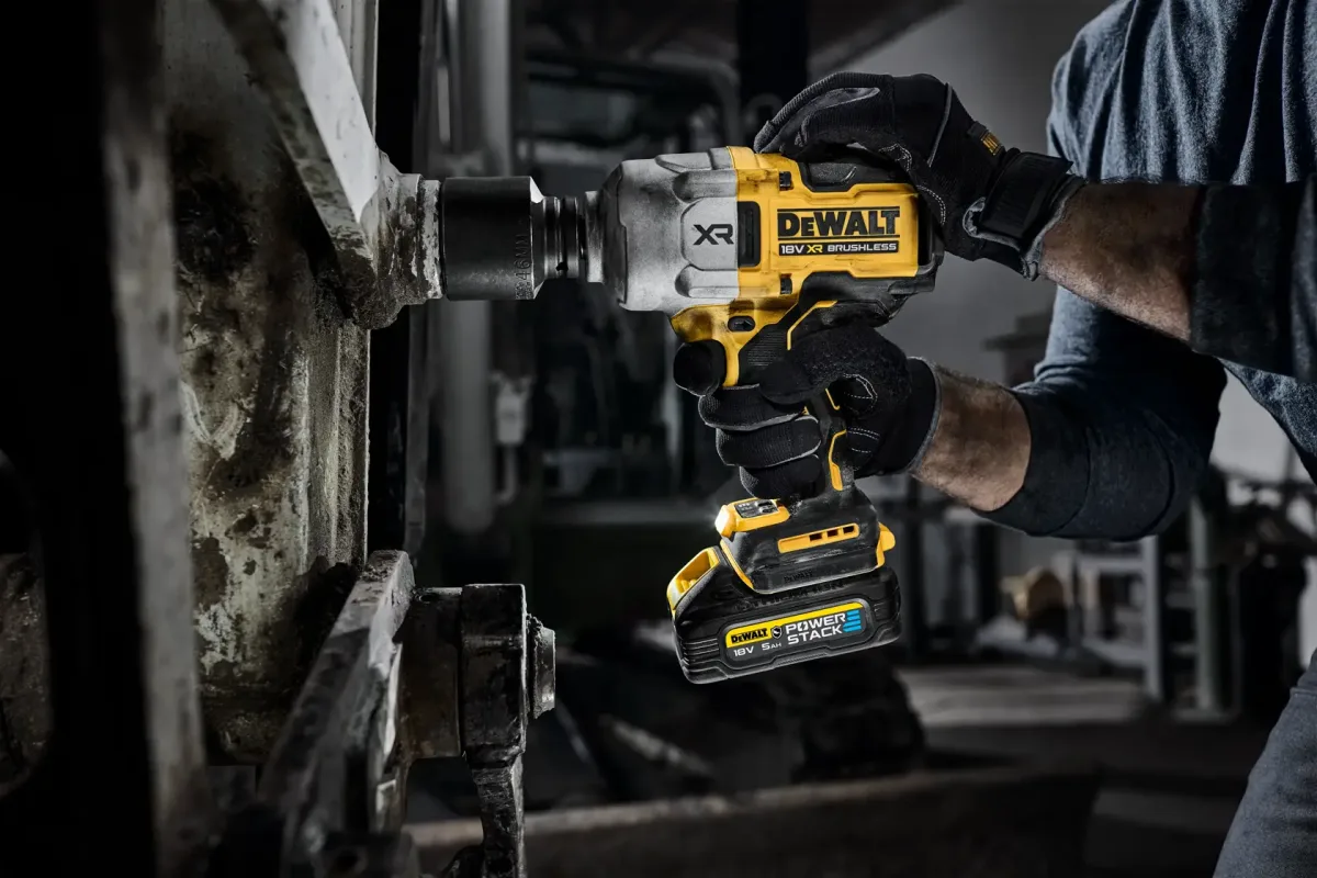 18V XR® Brushless 3/4-in Hog Ring Premium High Torque Impact Wrench (Tool Only) - Image 5