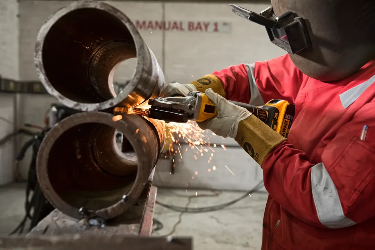 18V XR® Brushless 125mm Flat Head Angle Grinder (Tool Only) - Image 4