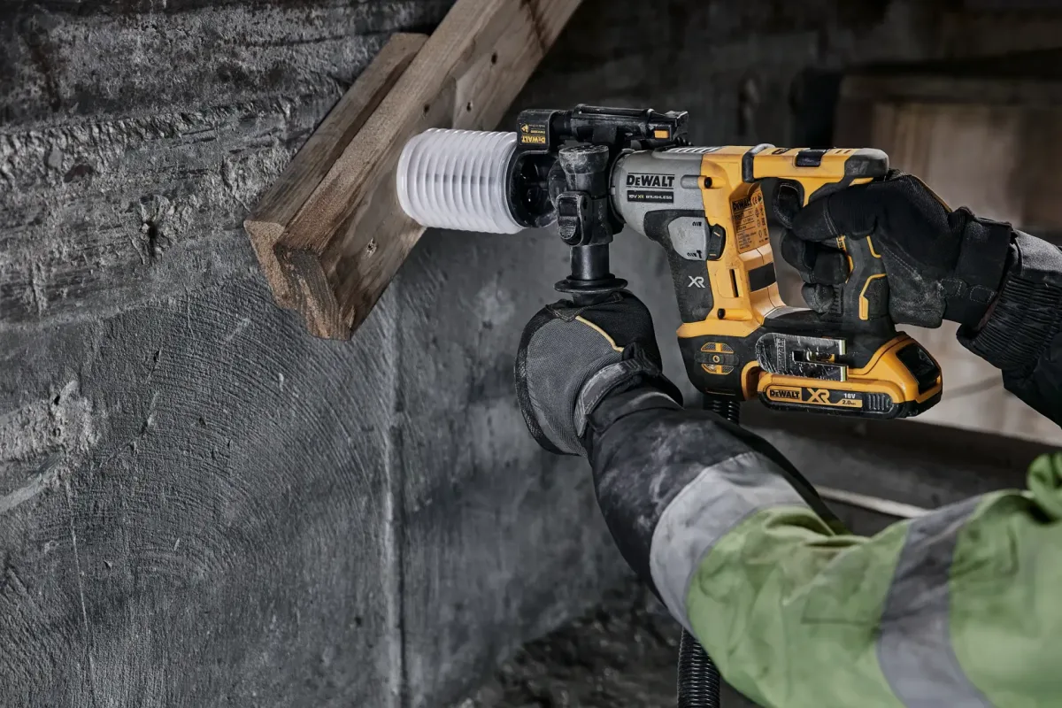 18V XR® Brushless Compact 16mm SDS PLUS Hammer Drill (Tool Only) - Image 4