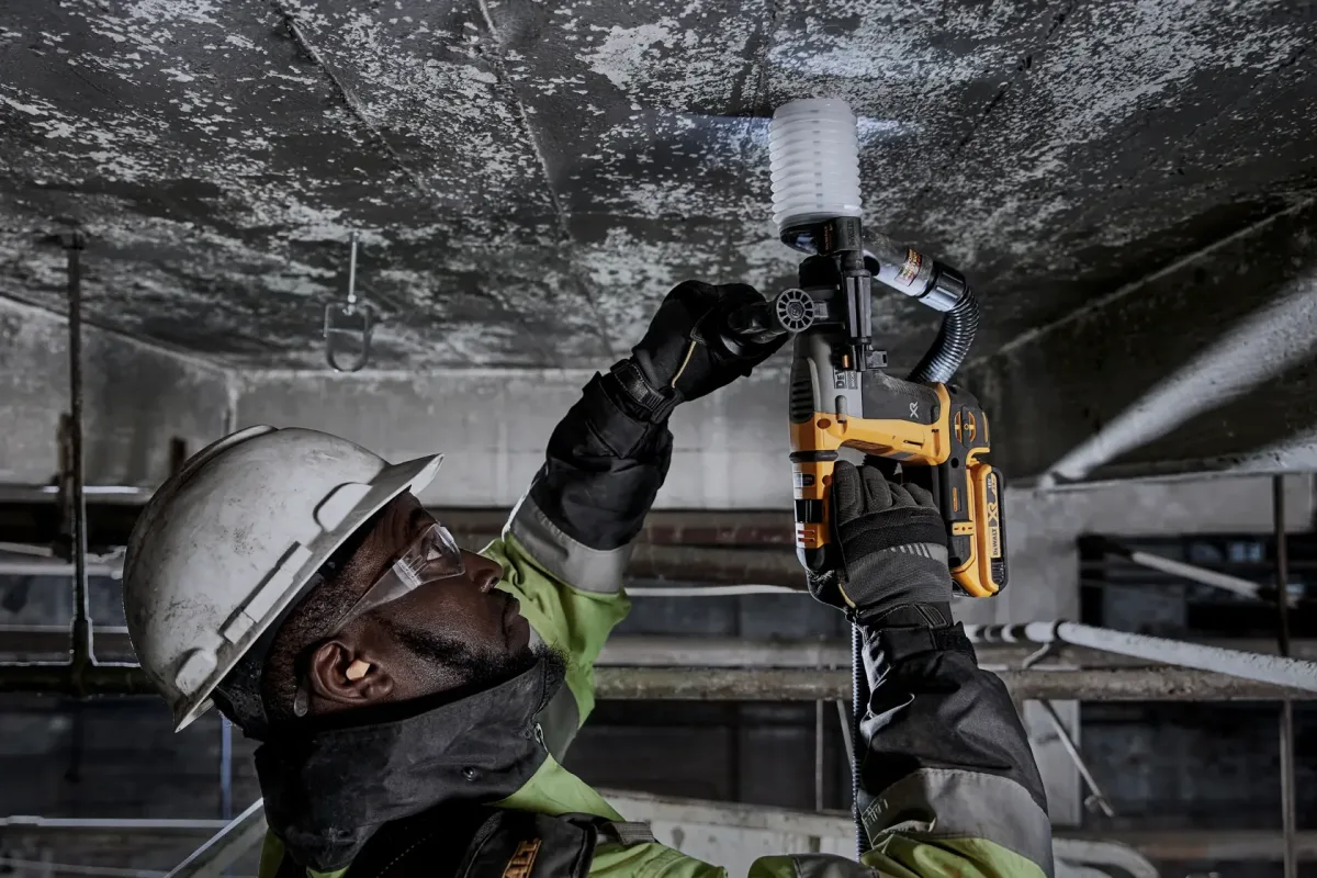 18V XR® Brushless Compact 16mm SDS PLUS Hammer Drill (Tool Only) - Image 5