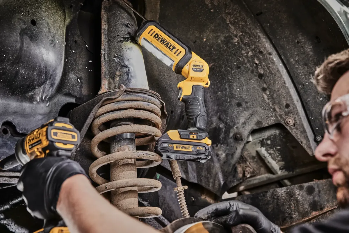 18V XR® Cordless Handheld LED Worklight - Image 5