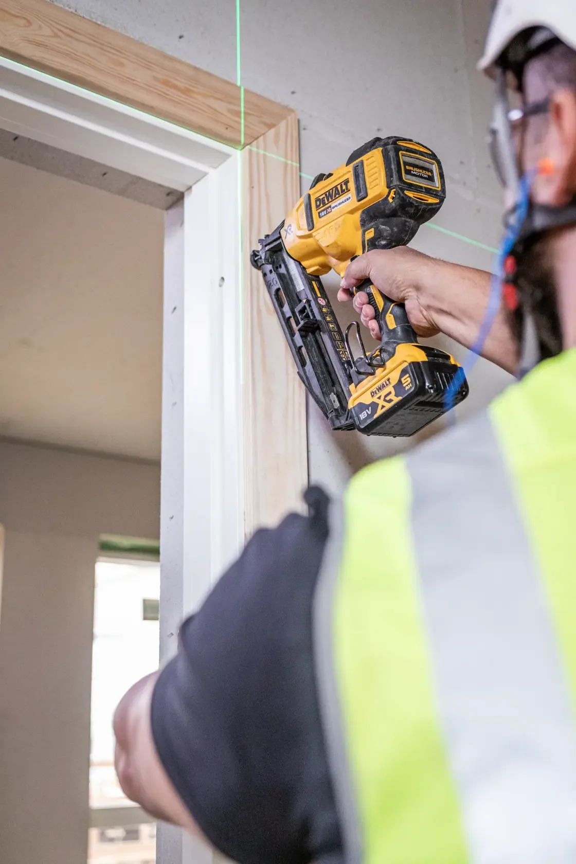 DEWALT® 18V XR® Brushless Second Fix Nailer (16 Gauge) (Tool Only) - Image 4