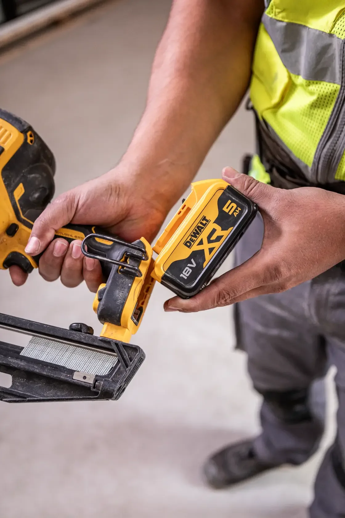 DEWALT® 18V XR® Brushless Second Fix Nailer (16 Gauge) (Tool Only) - Image 5