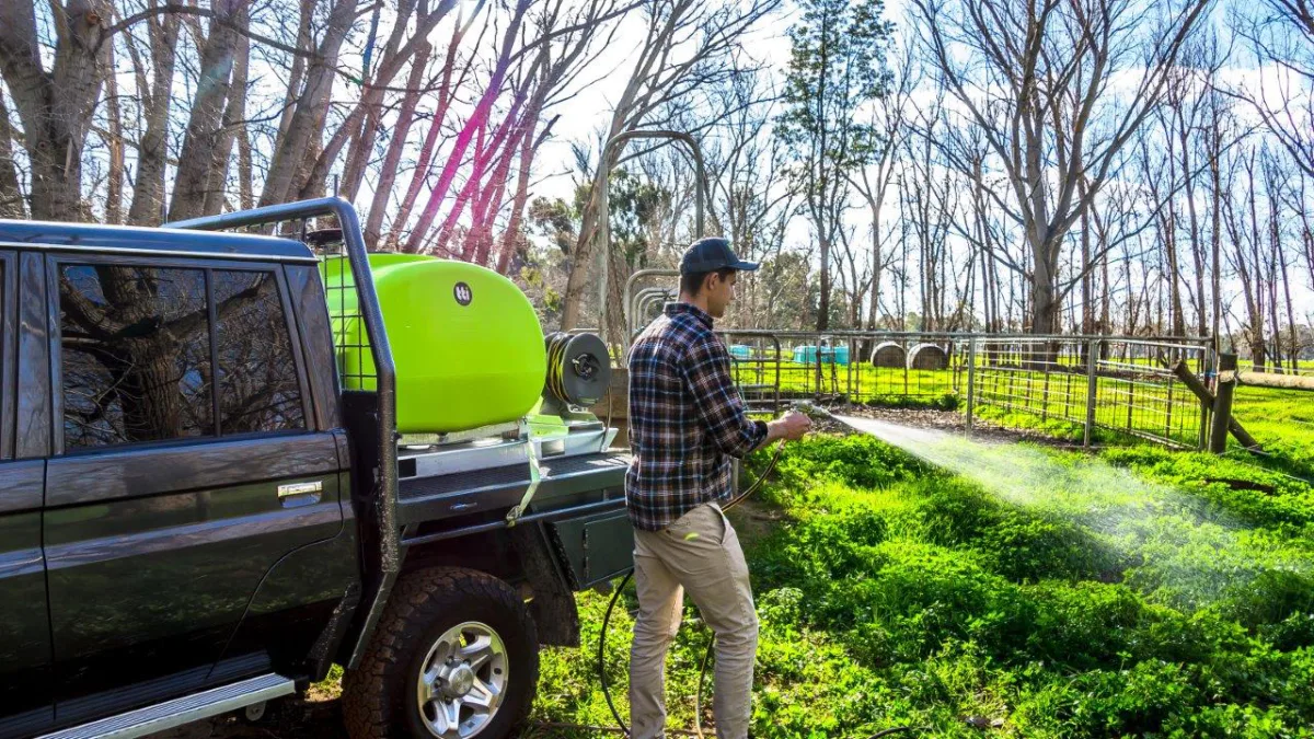 1000L TopCrop™ Slip On Field Sprayer - Image 5
