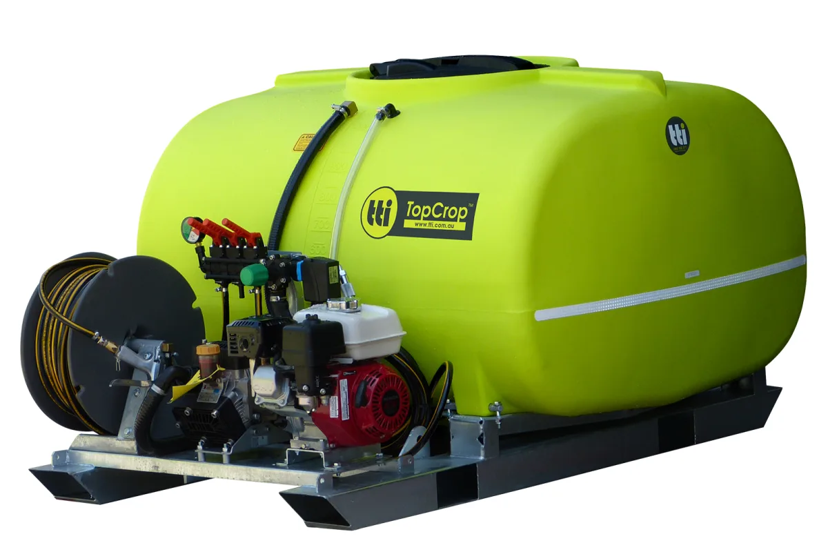 1000L TopCrop™ Slip On Field Sprayer - Image 3