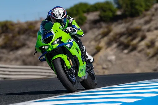 Kawasaki Ninja ZX-10R - Image 2